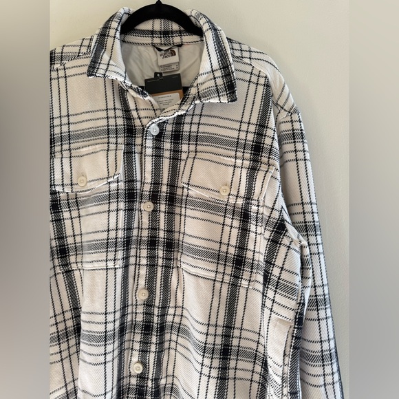 The North Face Valley Twill Utility Shacket - Picture 3 of 8